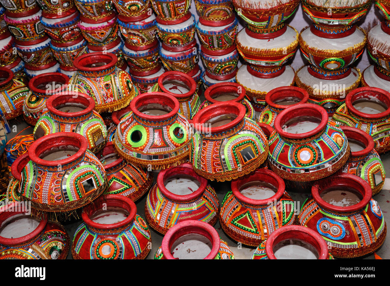 Dekoriert irdene Töpfe, navaratri Festival, Mumbai, Maharashtra, Indien, Asien - Herr #793 b-Rmm 258552 Stockfoto