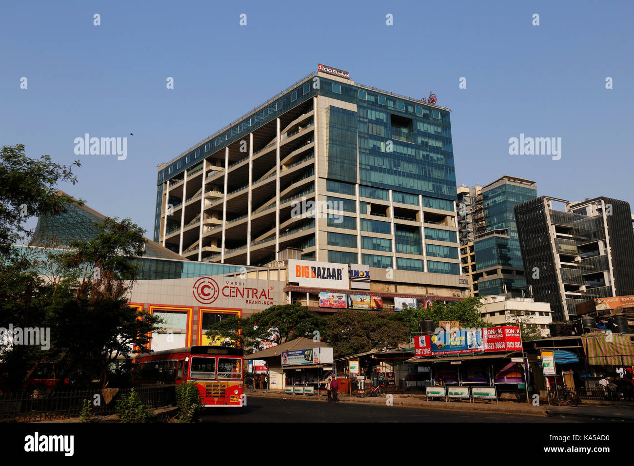 Big Bazaar Mall gegenüber vashi Bahnhof, Navi Mumbai, Maharashtra, Indien, Asien Stockfoto