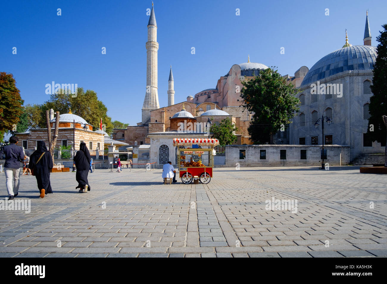 Istanbul, Türkei - 19 September, 2017: externe Sicht auf die Hagia Sophia, ein Monument, das zunächst als eine Kirche, dann eine Moschee und heute ein Museum besucht von Mil geboren Stockfoto