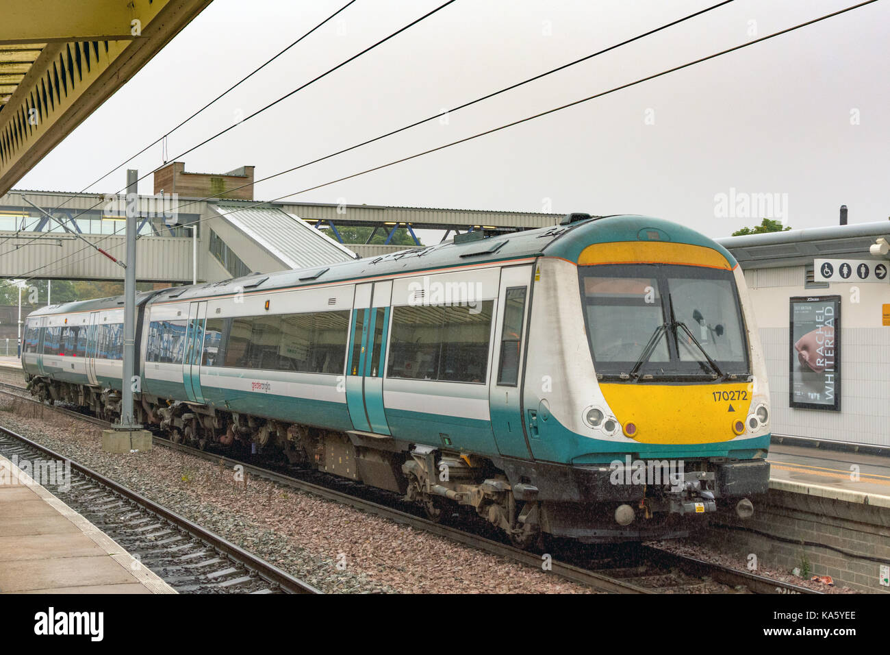 Klasse 170 Einheiten steht in Peterborough Station Stockfoto