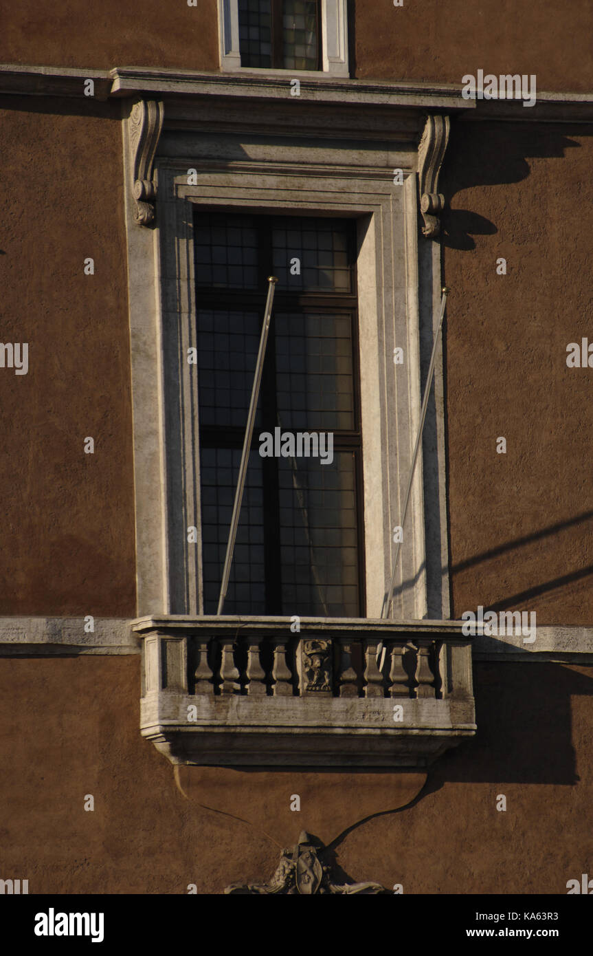 Italien. Rom. Palace of St. Mark oder Palast der Venezia. Renaissance. 15. Jahrhundert. Detail. Fenster. Stockfoto