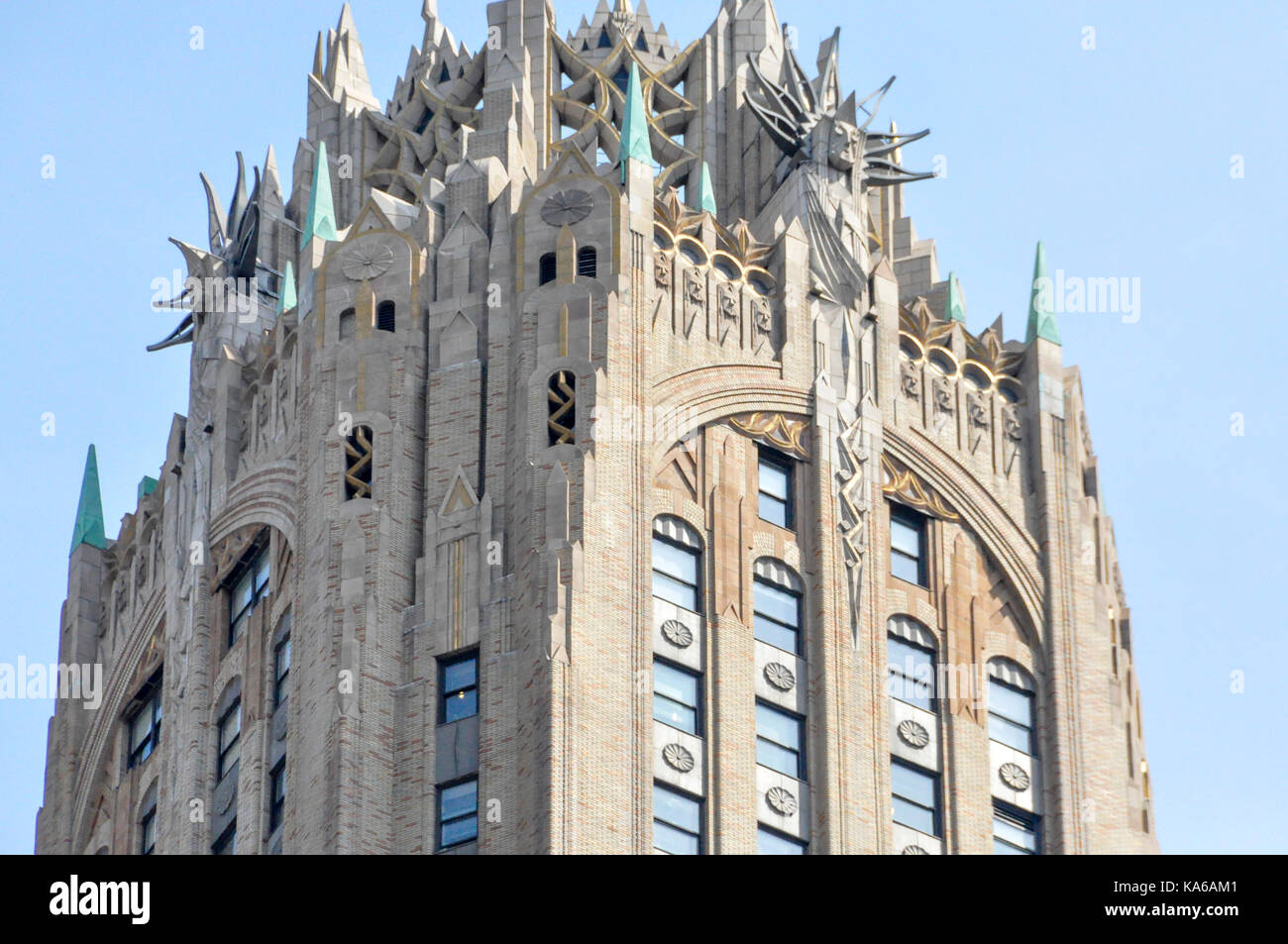 Die im Art déco-Stil und gotischen Krone der General Electric Building auf der Lexington Avenue, Manhattan, New York City, USA. Stockfoto