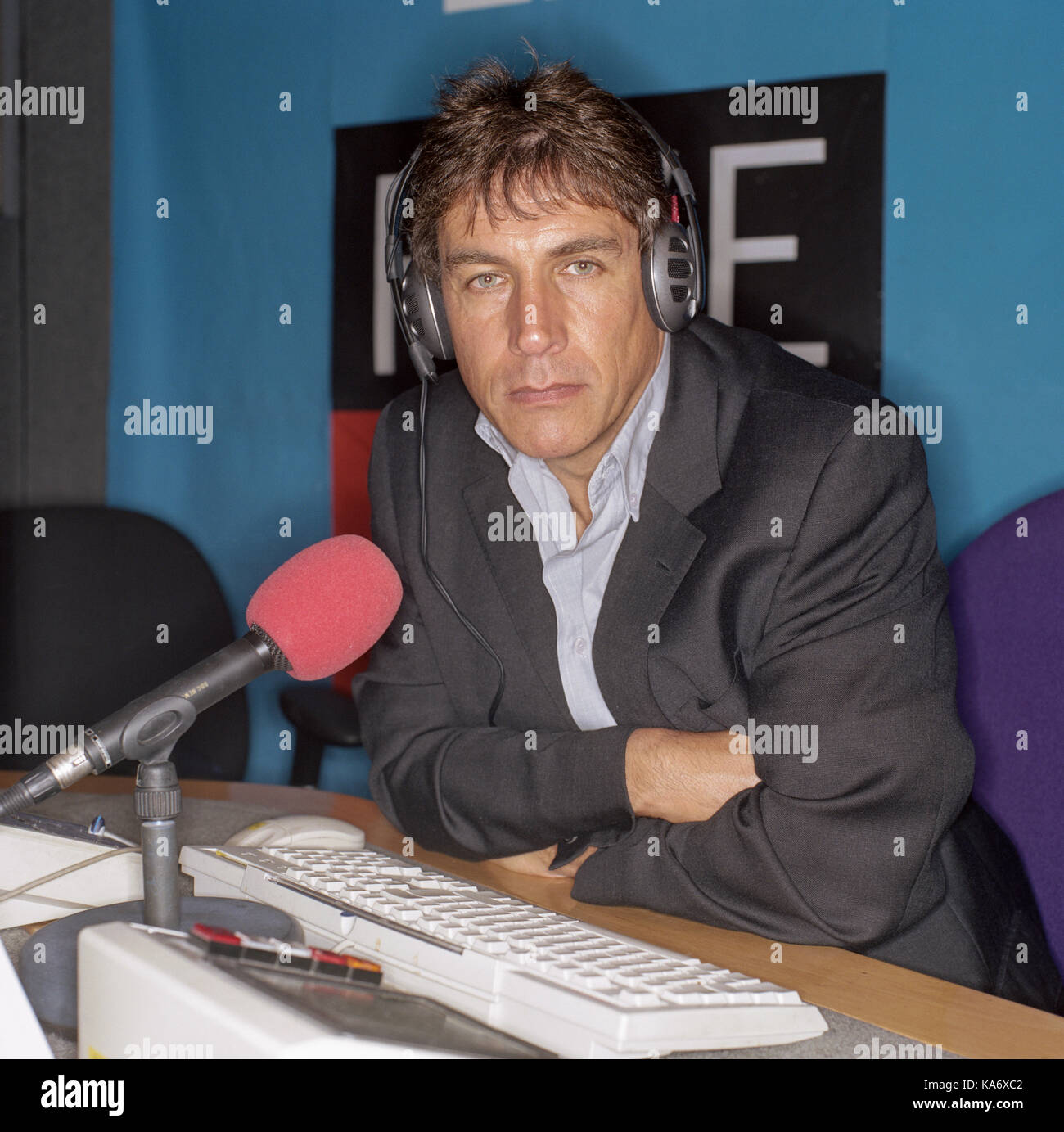 John Inverdale fotografiert bei der BBC Five Live Studio Stockfoto