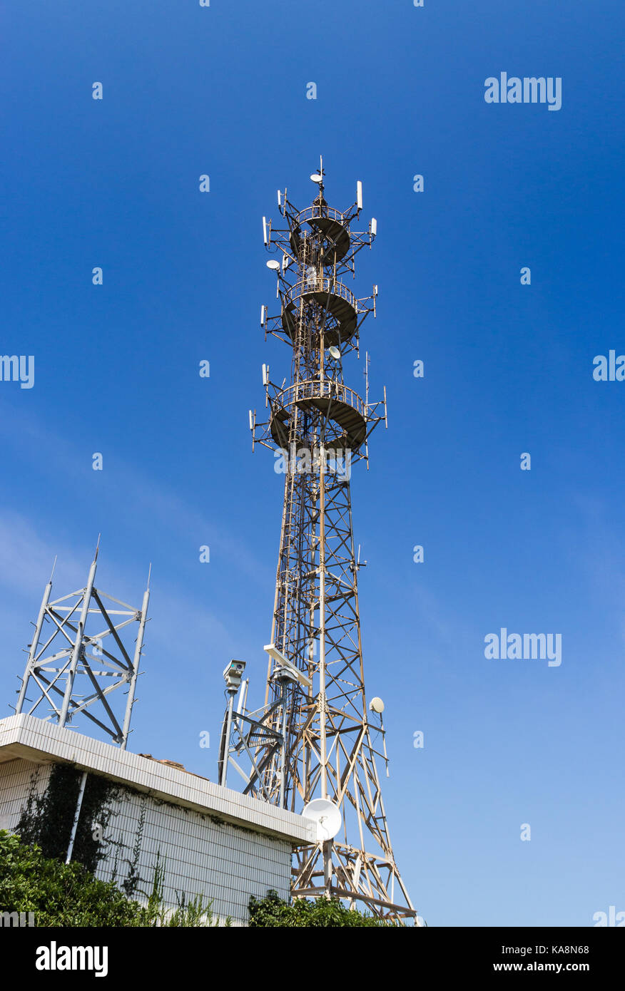 Telefon Turm auf dem Berg Stockfoto