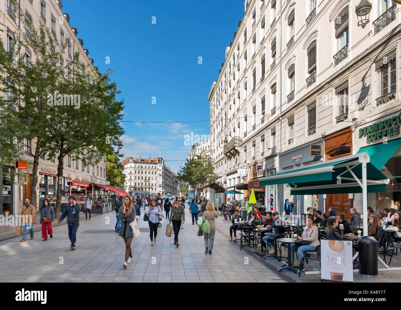 Geschäften in der Rue de la Republique, Presqu'Ile, Lyon, Auvergne-Rhone-Alpes, Frankreich Stockfoto