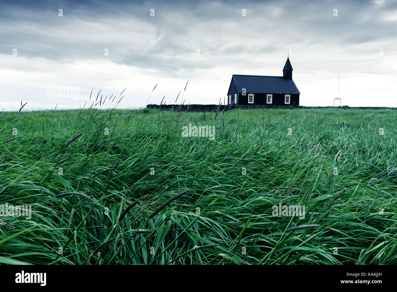 Schwarze hölzerne Kirche Budakirkja Stockfoto