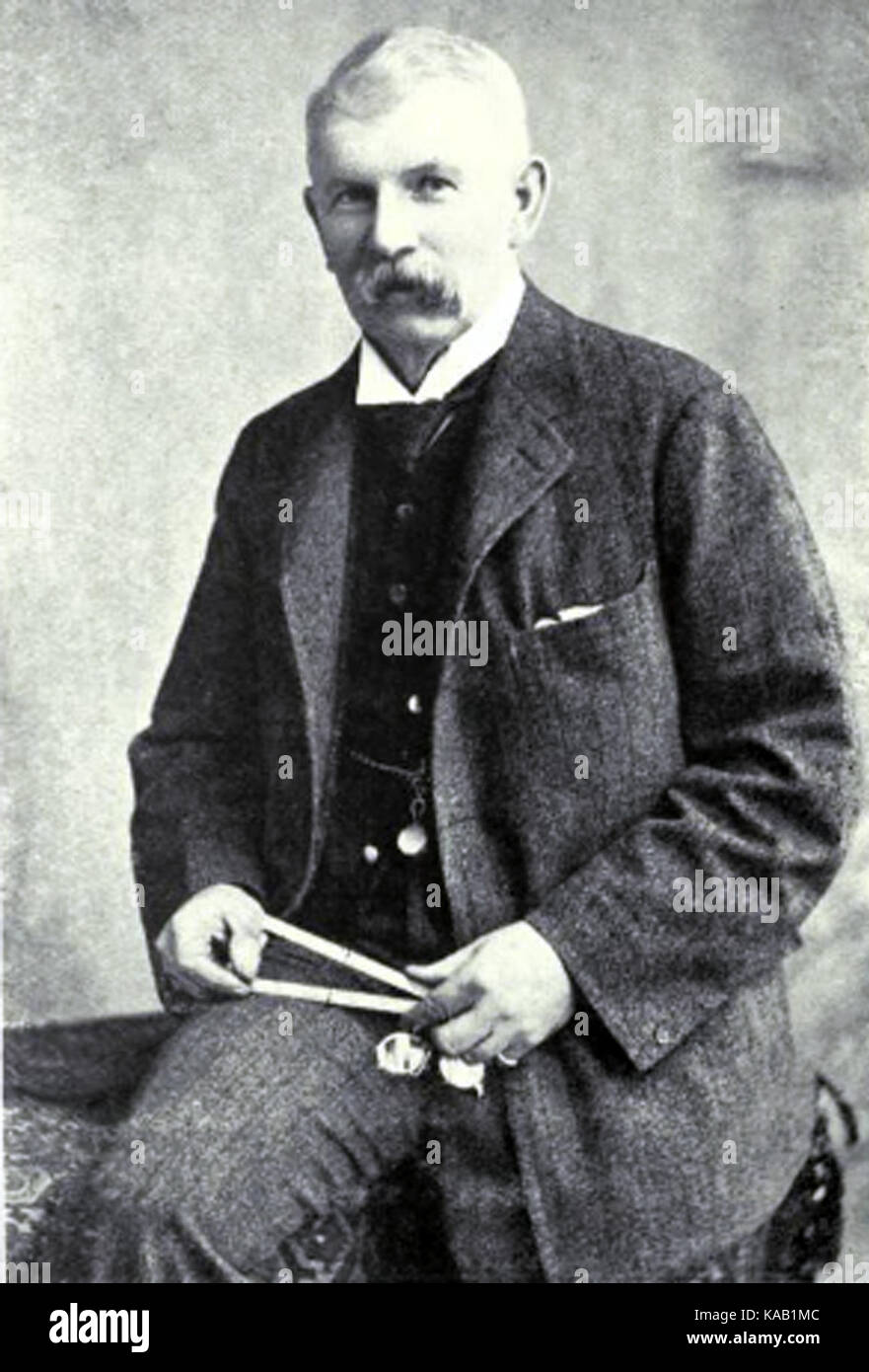 Eine Fotografie von Robert William Llewellyn, aufgenommen um 1900, die ein historisches Porträt der bemerkenswerten Figur aus dem frühen 20. Jahrhundert bietet. Stockfoto