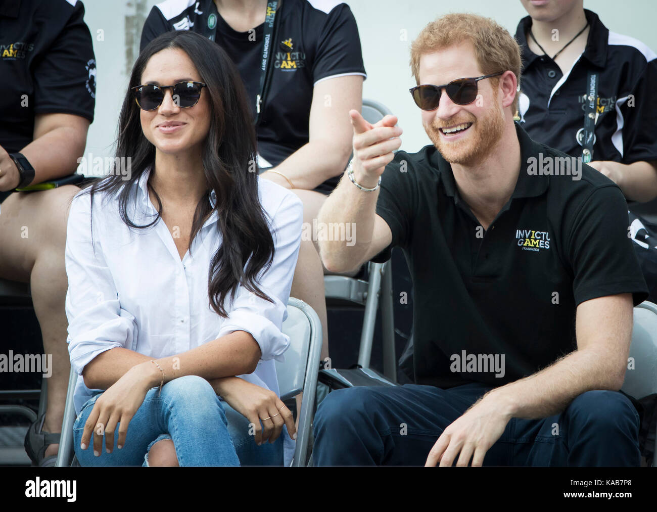 Prinz Harry und Meghan Markle beobachten Rollstuhl Tennis 2017 Invictus Spiele in Toronto, Kanada. Stockfoto