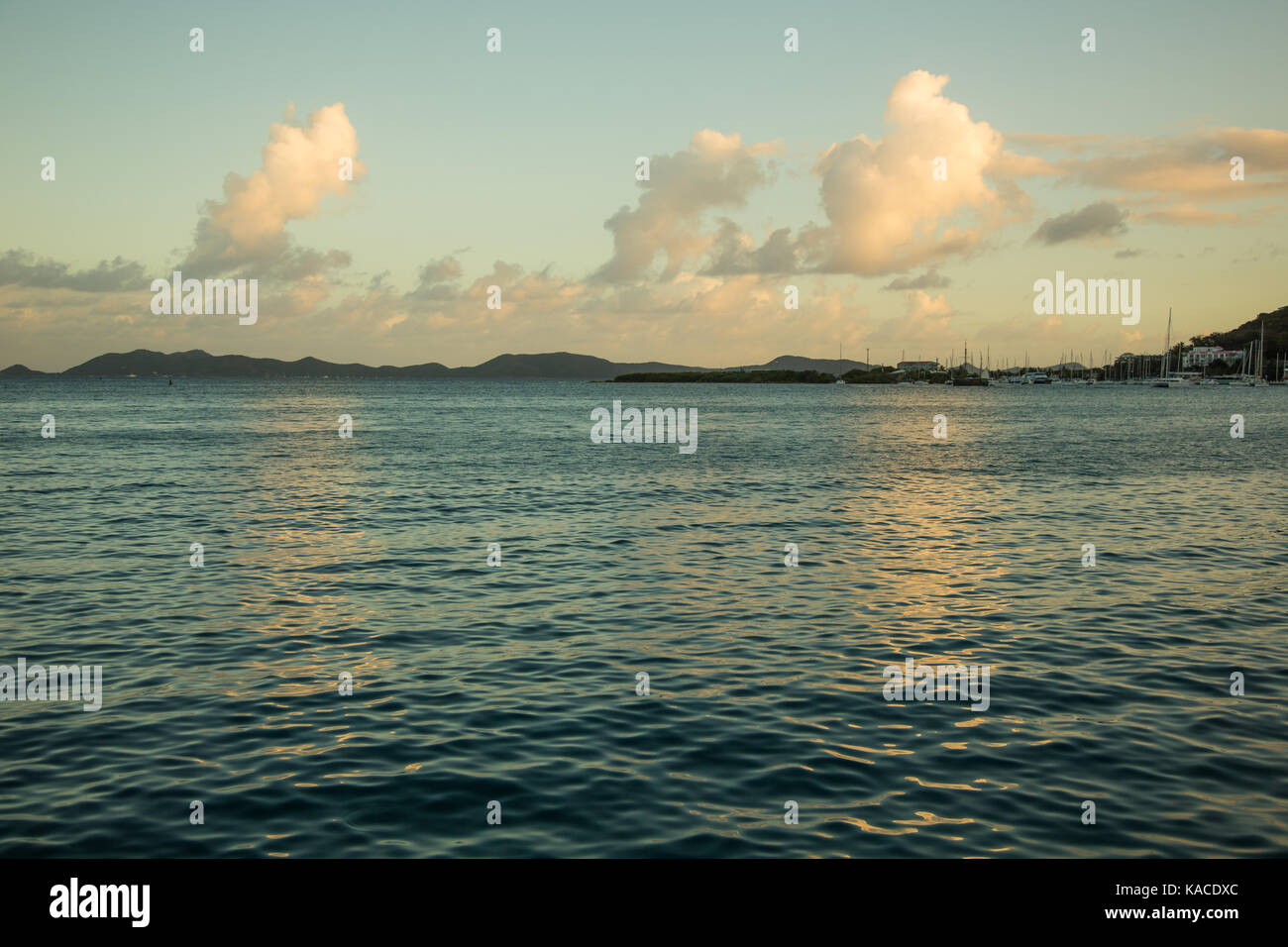 Karibische Meer gesehen, während Tortola, Britische Jungferninseln Stockfoto