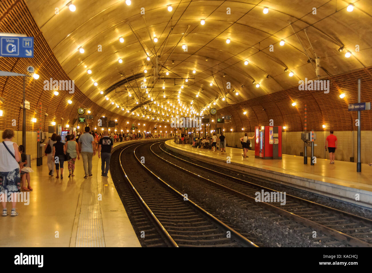 Plattform C der Monaco-Monte-Carlo Bahnhof - Monaco Stockfotografie - Alamy