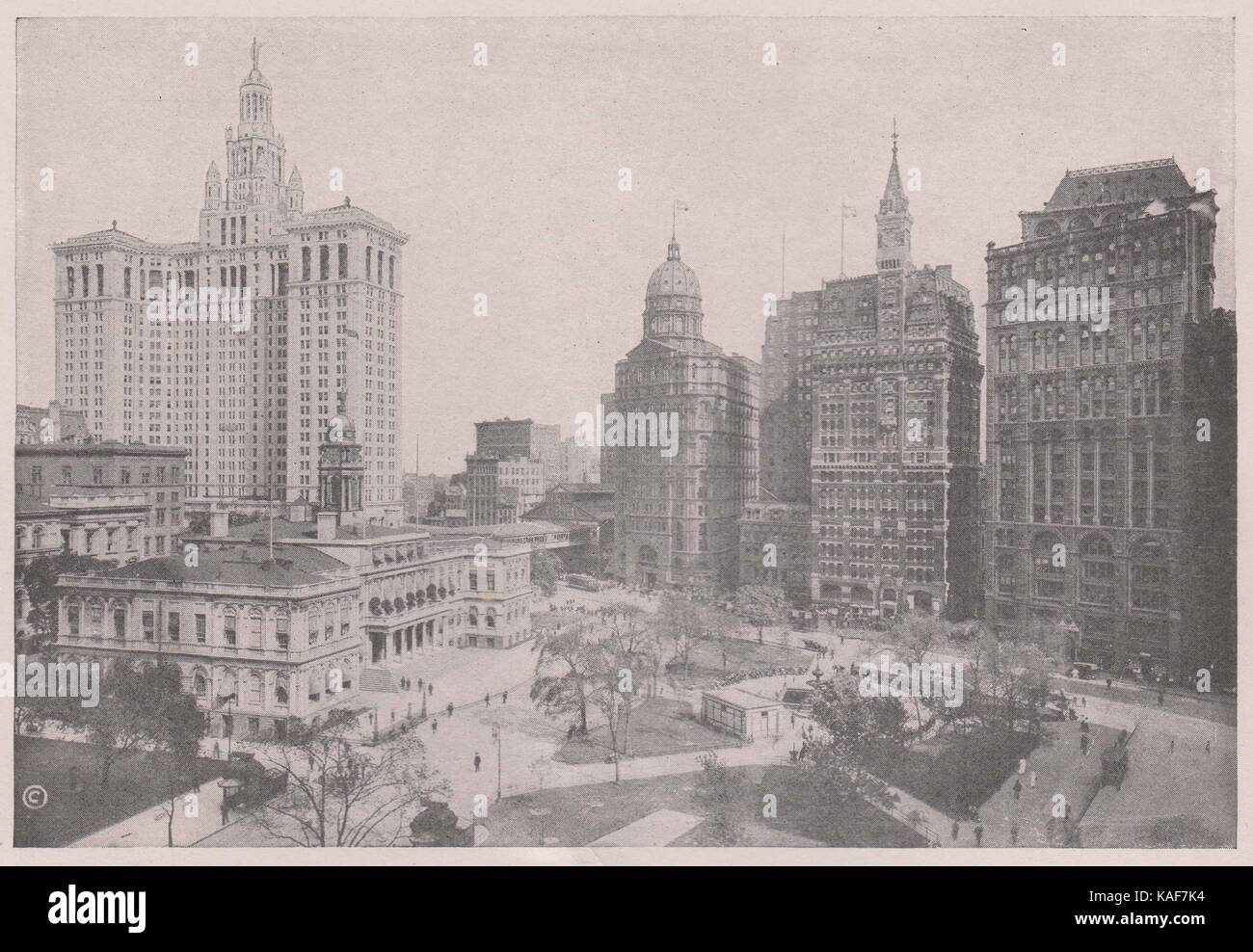 Rathaus und Zeitung Zeile. Anzeigen von rechts die alten Zeiten, Tribüne, Sonne und Welt Gebäude links. Dann kommt der New Yor... Stockfoto