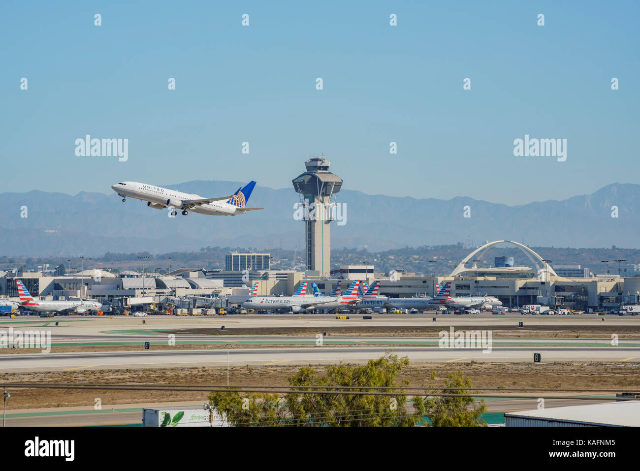Los Angeles, 19.09.24: United Airline Flugzeug nehmen Sie vom internationalen Flughafen von Los Angeles am Sep 24, 2017 in Los Angeles, Kalifornien, Un Stockfoto