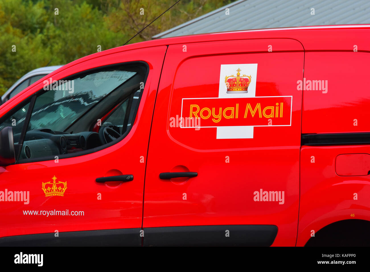 Royal Mail Post van - in einer ländlichen Umgebung. Stockfoto