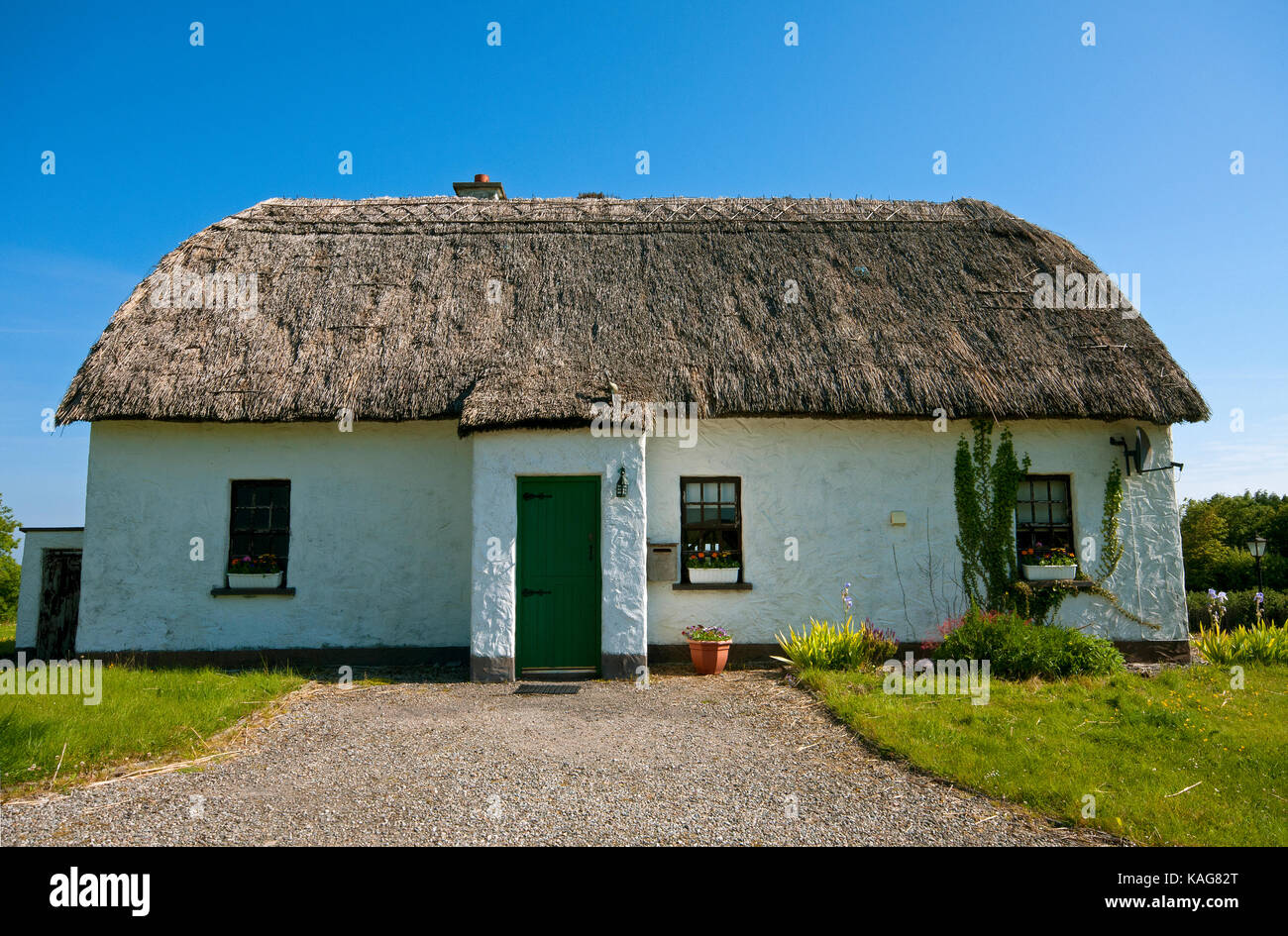 Typisches Haus mit Reetdach Kinvarra, County Galway, Irland Stockfoto