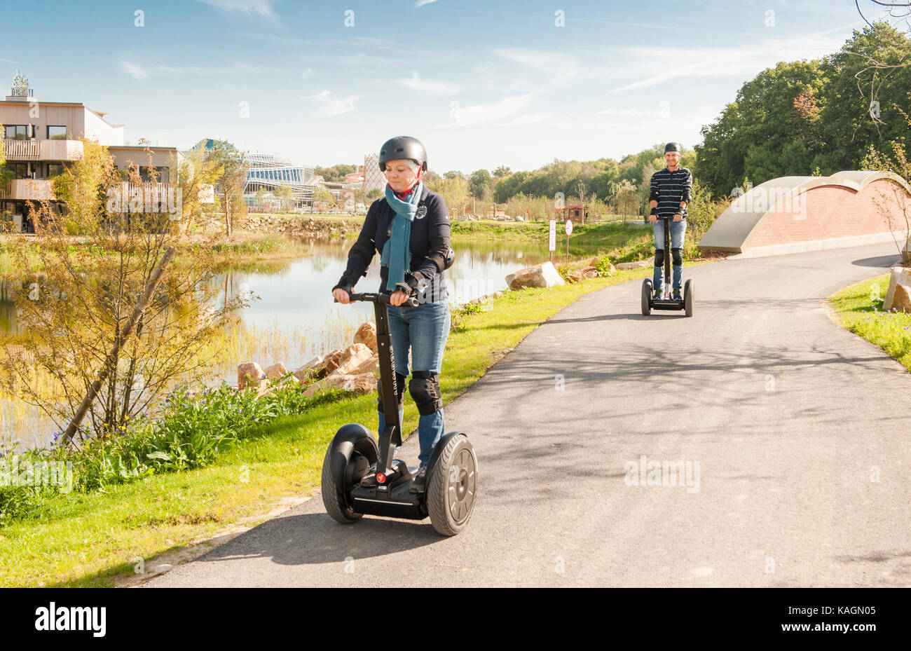 Segways ermöglichen eine emissionsfreie Mobilität in den Dörfern Natur Paris Stockfoto