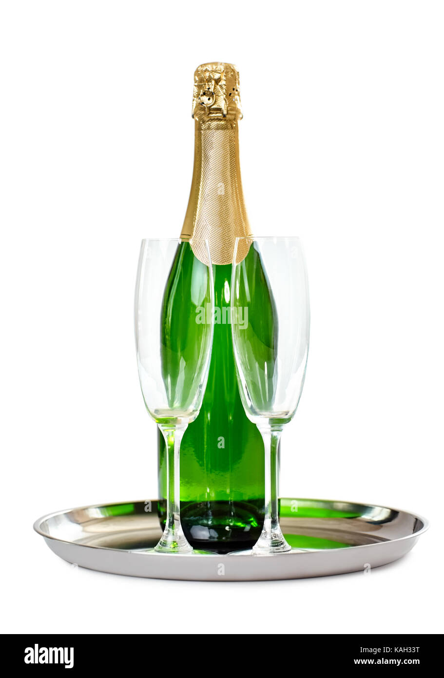 Champagner Flasche mit Gläsern auf dem Tablett auf weißem Hintergrund. Feier Konzept Stockfoto