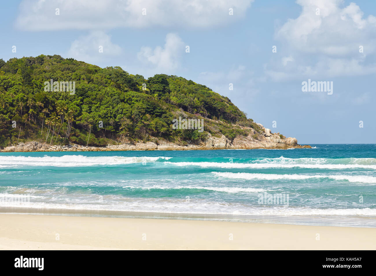 Tropical Beach an einem sonnigen Sommertag. Perhentian Island, Malaysia. Stockfoto