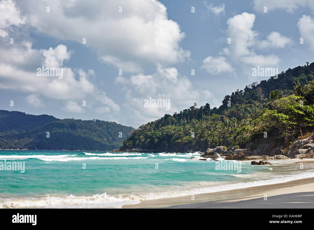 Tropical Beach an einem sonnigen Sommertag. Perhentian Island, Malaysia. Stockfoto