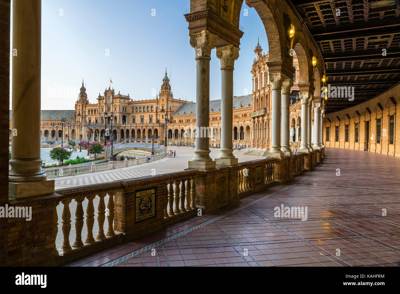 Arcade, Plaza de España, Sevilla, Andalusien, Spanien Stockfoto