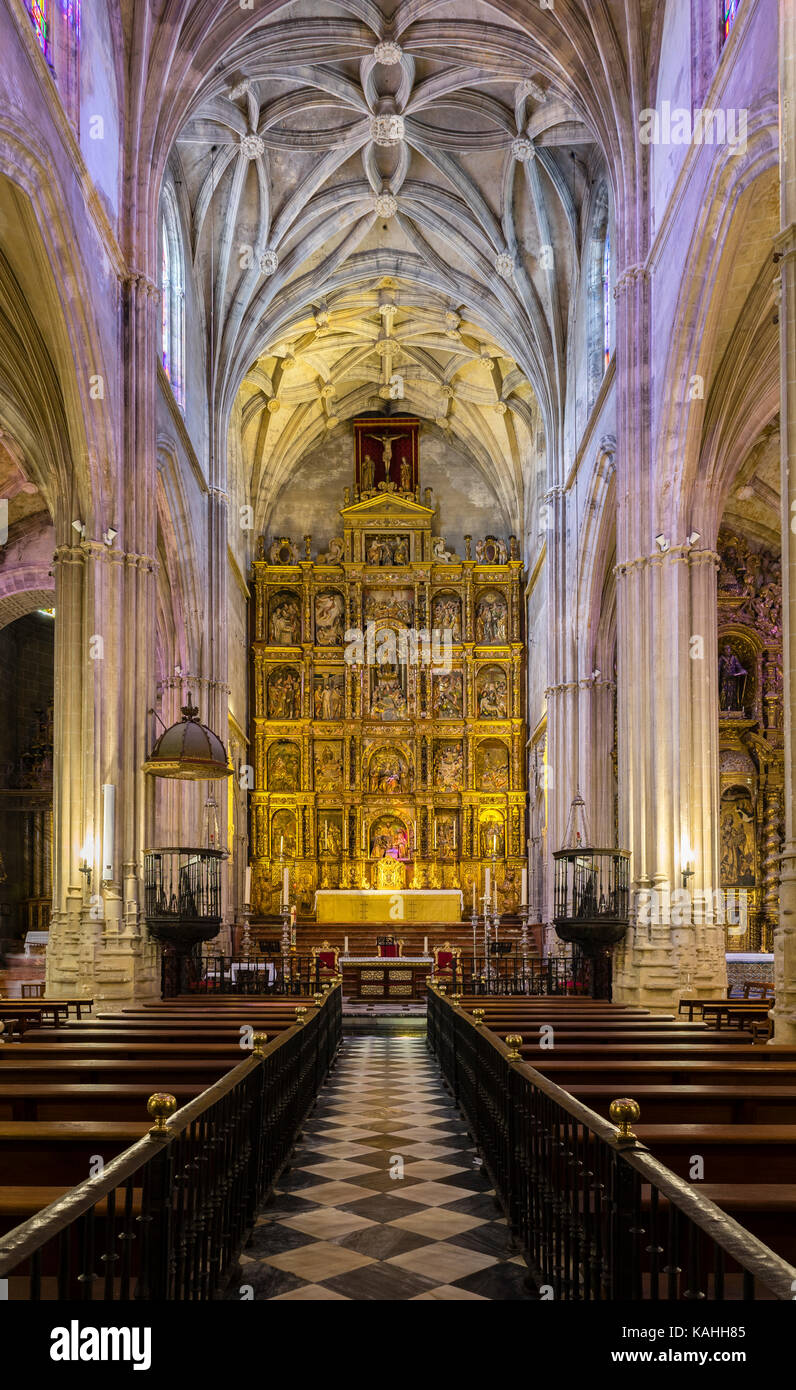 Hauptschiff, Hochaltar, Iglesia prioral de Santa María, Carmona, Provinz Sevilla, Andalusien, Spanien Stockfoto