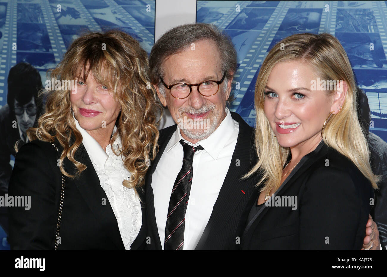 Hollywood, Kalifornien, USA. 26 Sep, 2017. Kate Capshaw, Steven Spielberg, Jessica Capshaw, an HBO'S DOCUMNETARY FILME SPIELBERG LA premiere bei Paramount Studios am 26. September 2017 in Los Angeles, Kalifornien. Credit: Faye Sadou/Medien Punch/Alamy leben Nachrichten Stockfoto