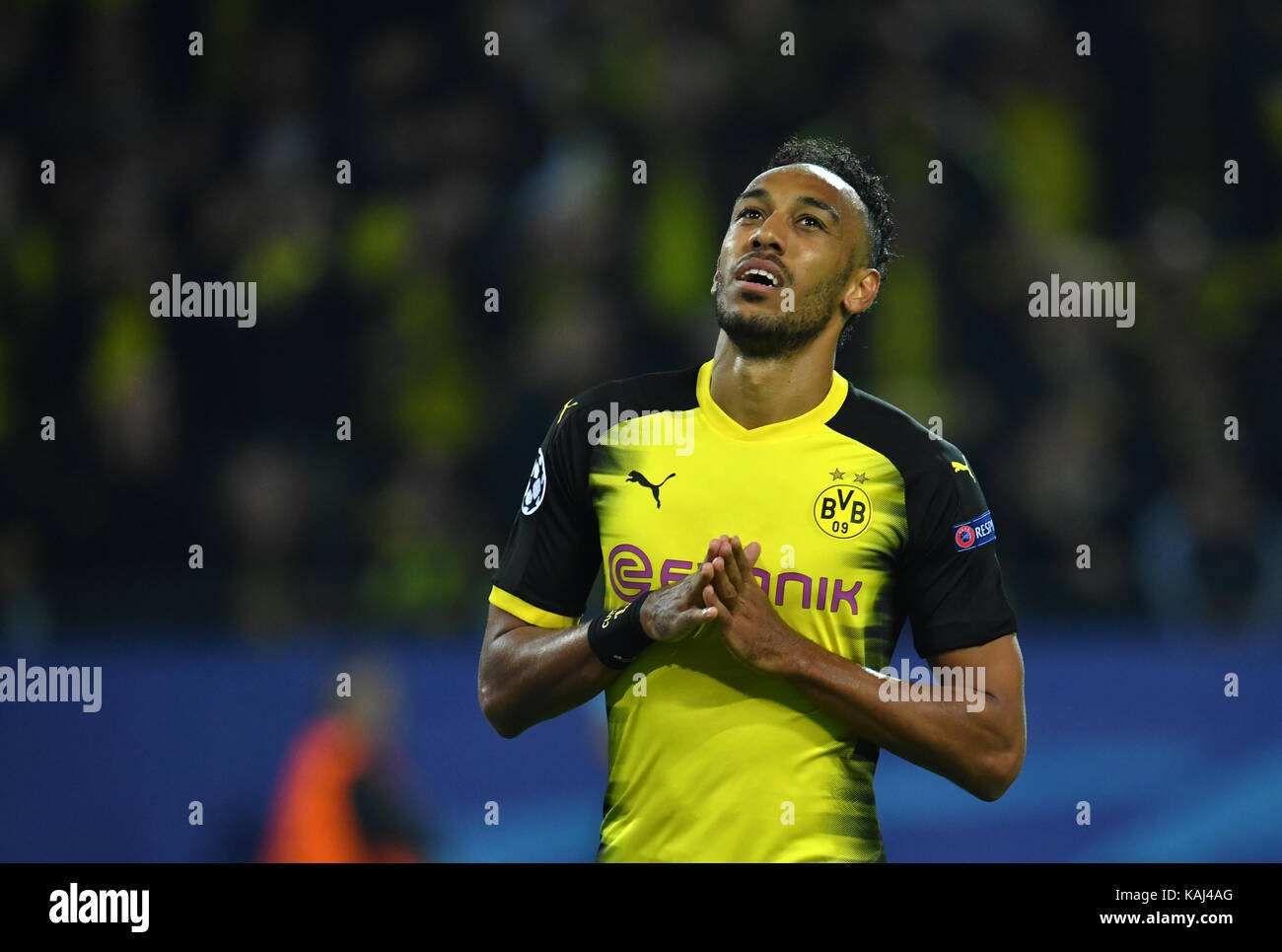 Dortmund, Deutschland. 26 Sep, 2017. Dortmunder Pierre-Emerick Aubameyang reagiert während der UEFA Champions League Spiel zwischen Borussia Dortmund und Real Madrid im Signal-Iduna-Park in Dortmund, Deutschland, 26. September 2017. Quelle: Bernd Thissen/dpa/Alamy leben Nachrichten Stockfoto