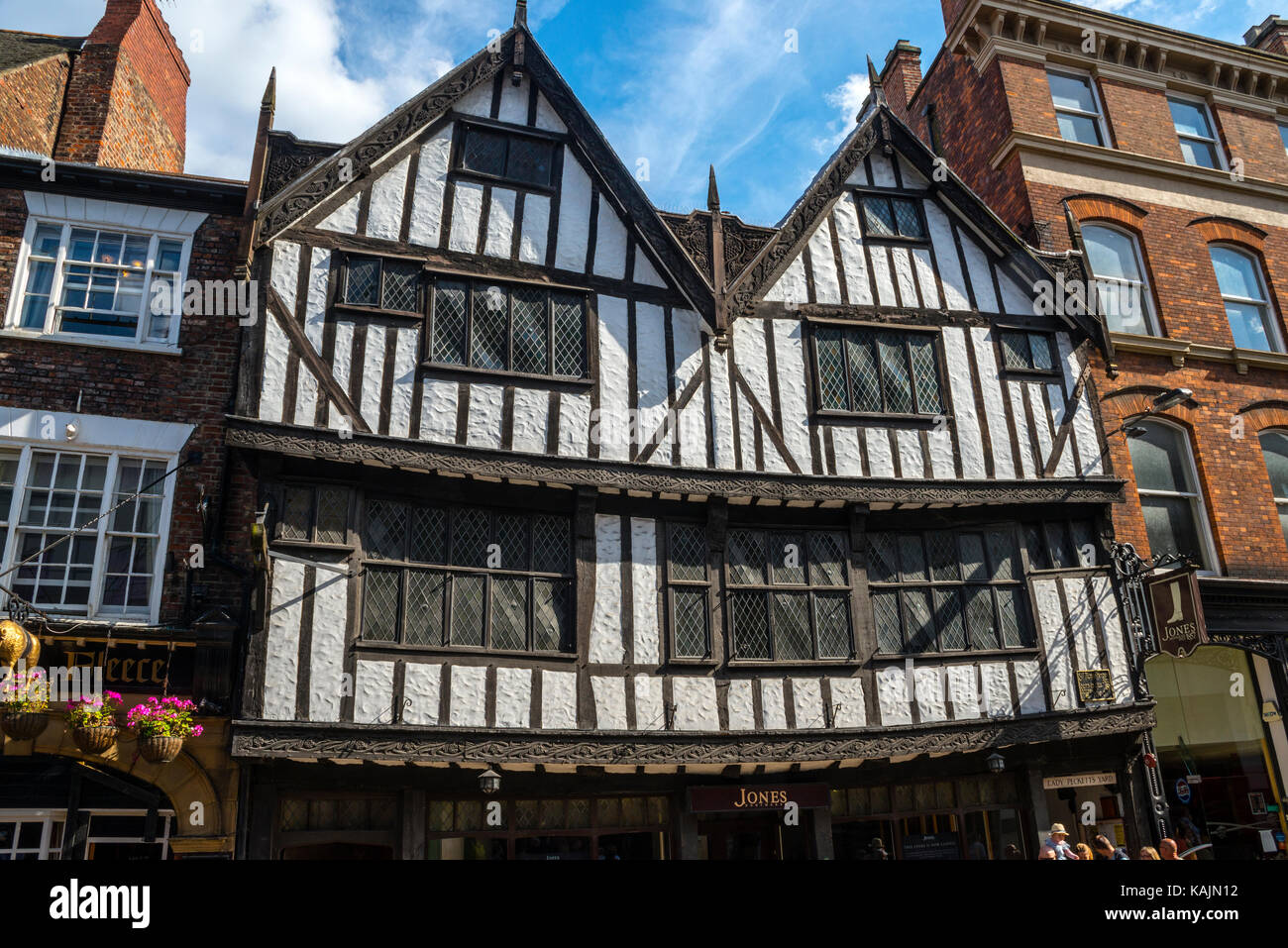 Eingerichtete mittelalterliche Shop Front, The Shambles, York Stockfoto