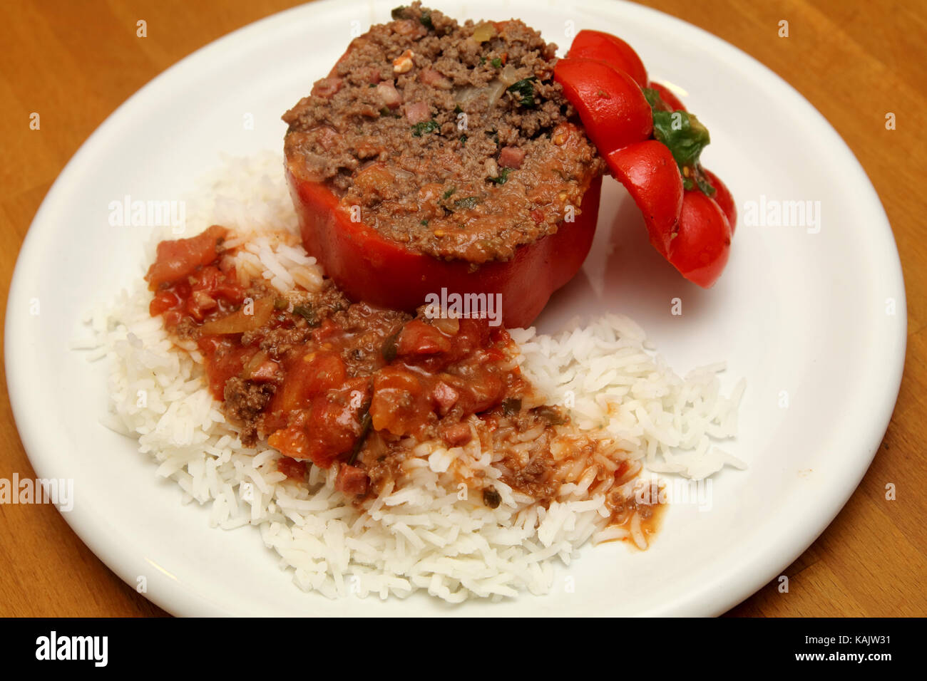 Gefüllte Paprikaschote mit Hackfleisch und Reis Stockfoto