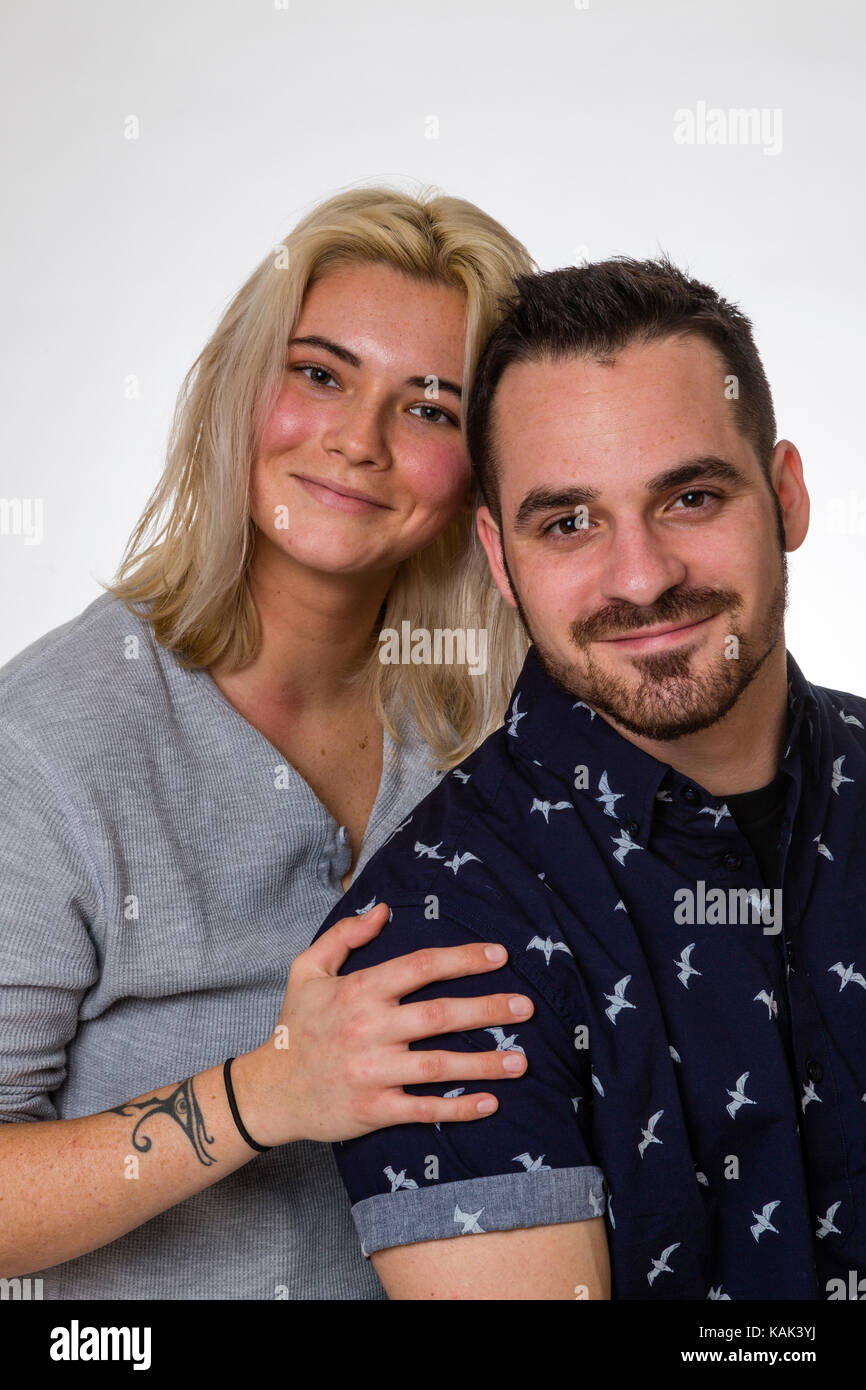 Attraktive Junge amerikanische Paar in den 20er Stockfoto