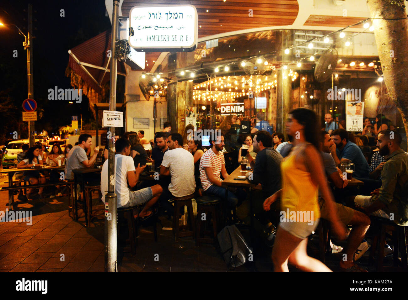 Die Denim Getränke ersten Cocktail Bar und Pub auf der King George Street in Tel Aviv. Stockfoto