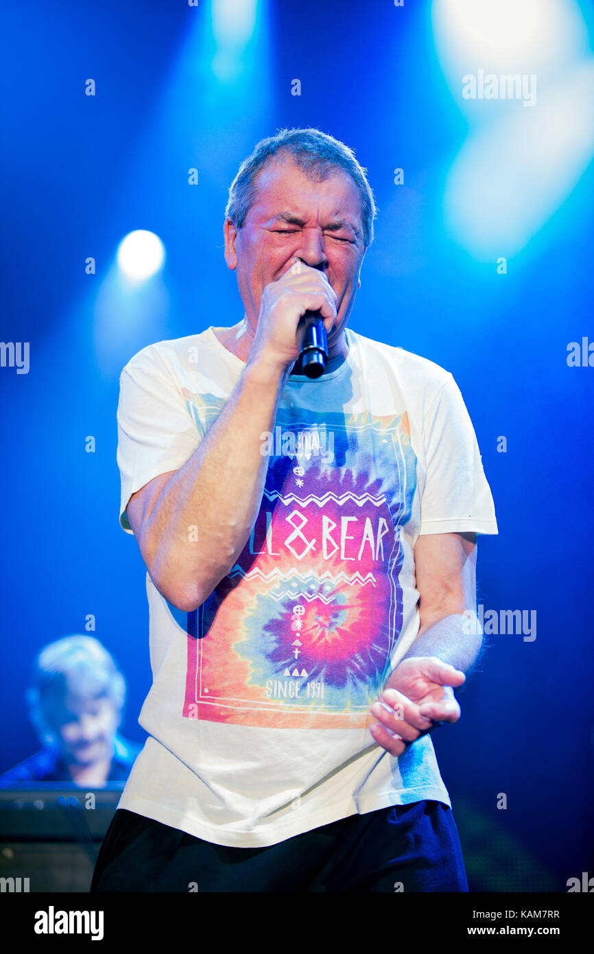 Die englische Rockband Deep Purple spielt ein Live-Konzert in den Grieghallen in Bergen, hier wird Sänger und Songwriter Ian Gillan live auf der Bühne abgebildet. Norwegen, 05/02 2014. Stockfoto