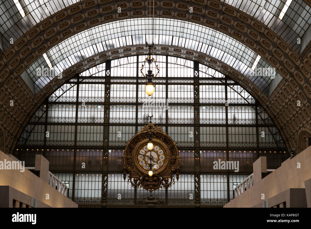 Das Musée d'Orsay, Victor Laloux, Haupthalle, Paris - Frankreich Untergebracht in der ehemaligen Gare d'Orsay, das einen Beaux-Arts Bahnhof. Stockfoto