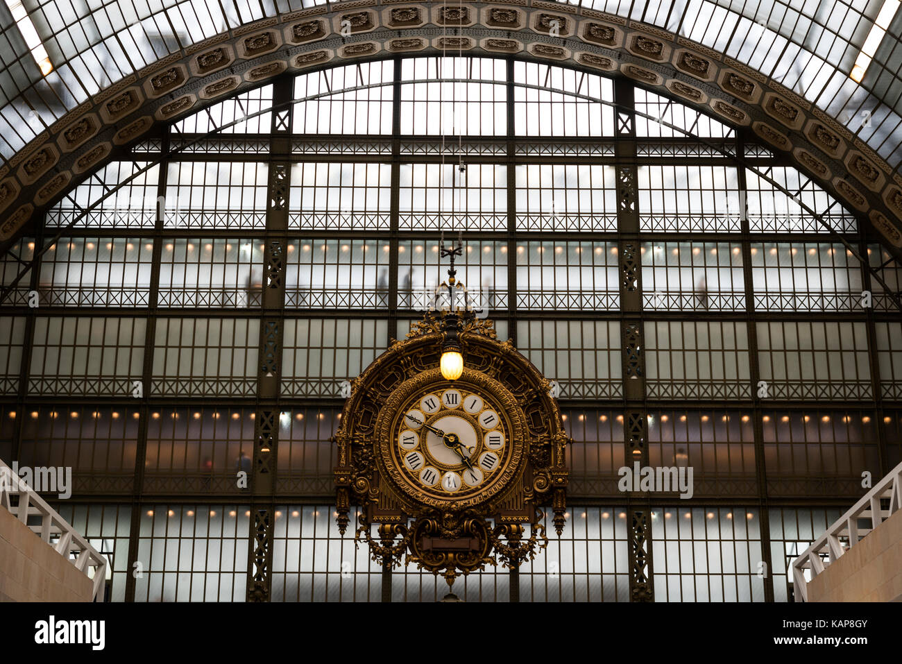 Das Musée d'Orsay, Victor Laloux, Haupthalle, Paris - Frankreich Untergebracht in der ehemaligen Gare d'Orsay, das einen Beaux-Arts Bahnhof. Stockfoto