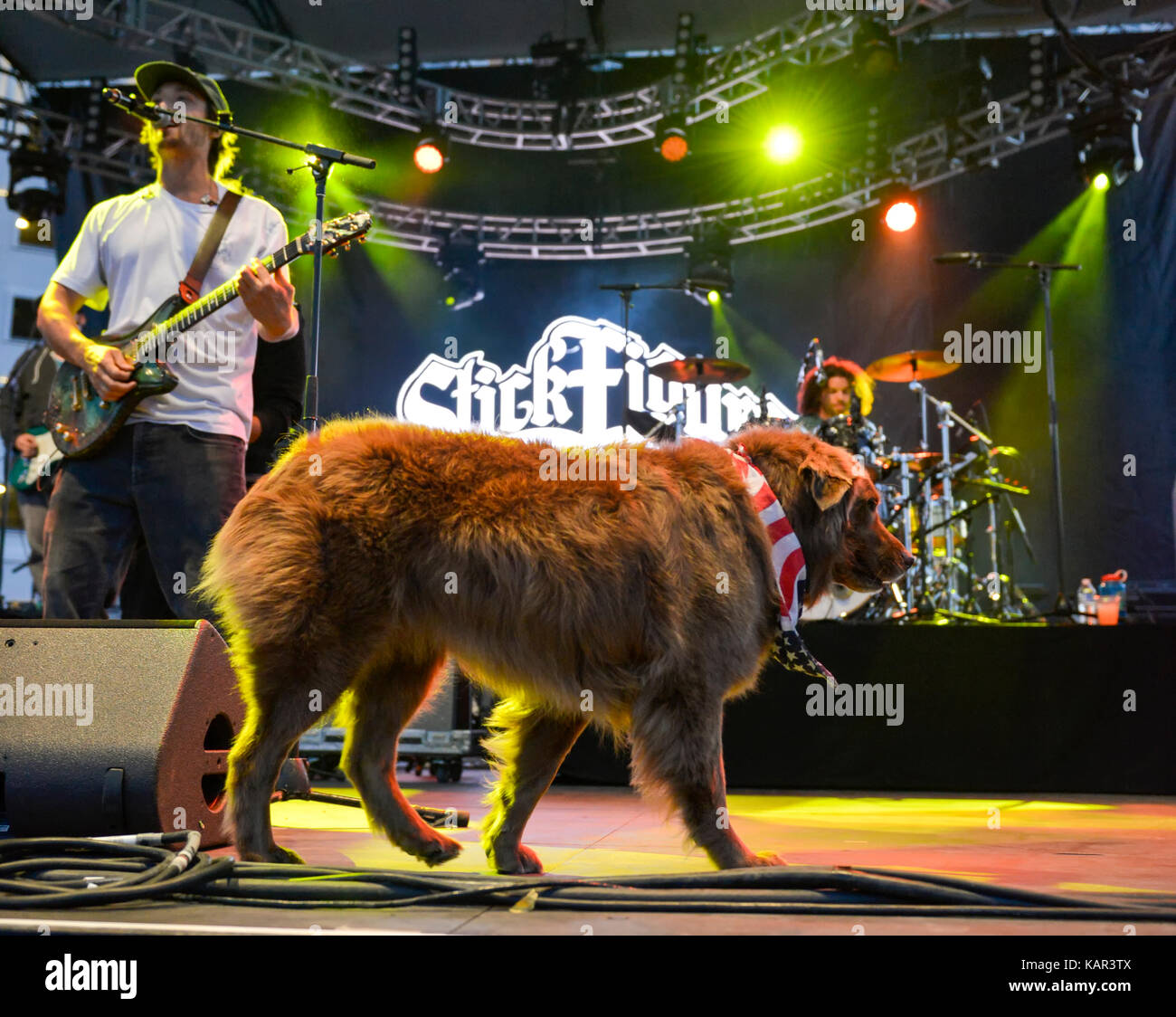 Las Vegas, Nevada - 23. September 2017 - Die band Strichmännchen mit Ihrem Hund Kakao auf der Bühne am Leben ist schön Festival Tag 2 Stockfoto
