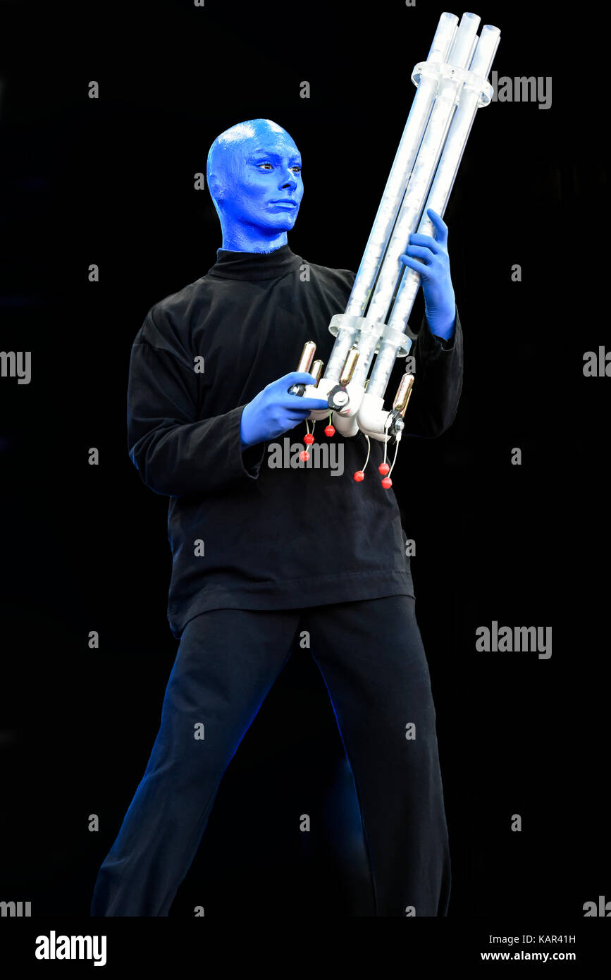 Blue Man Group auf der Bühne am Leben ist schön Festival Stockfoto
