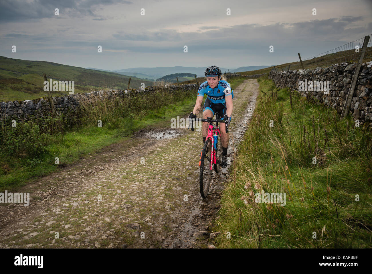 Beth Hodge in der 3 Gipfel cyclocross, Yorkshire, Großbritannien. Stockfoto