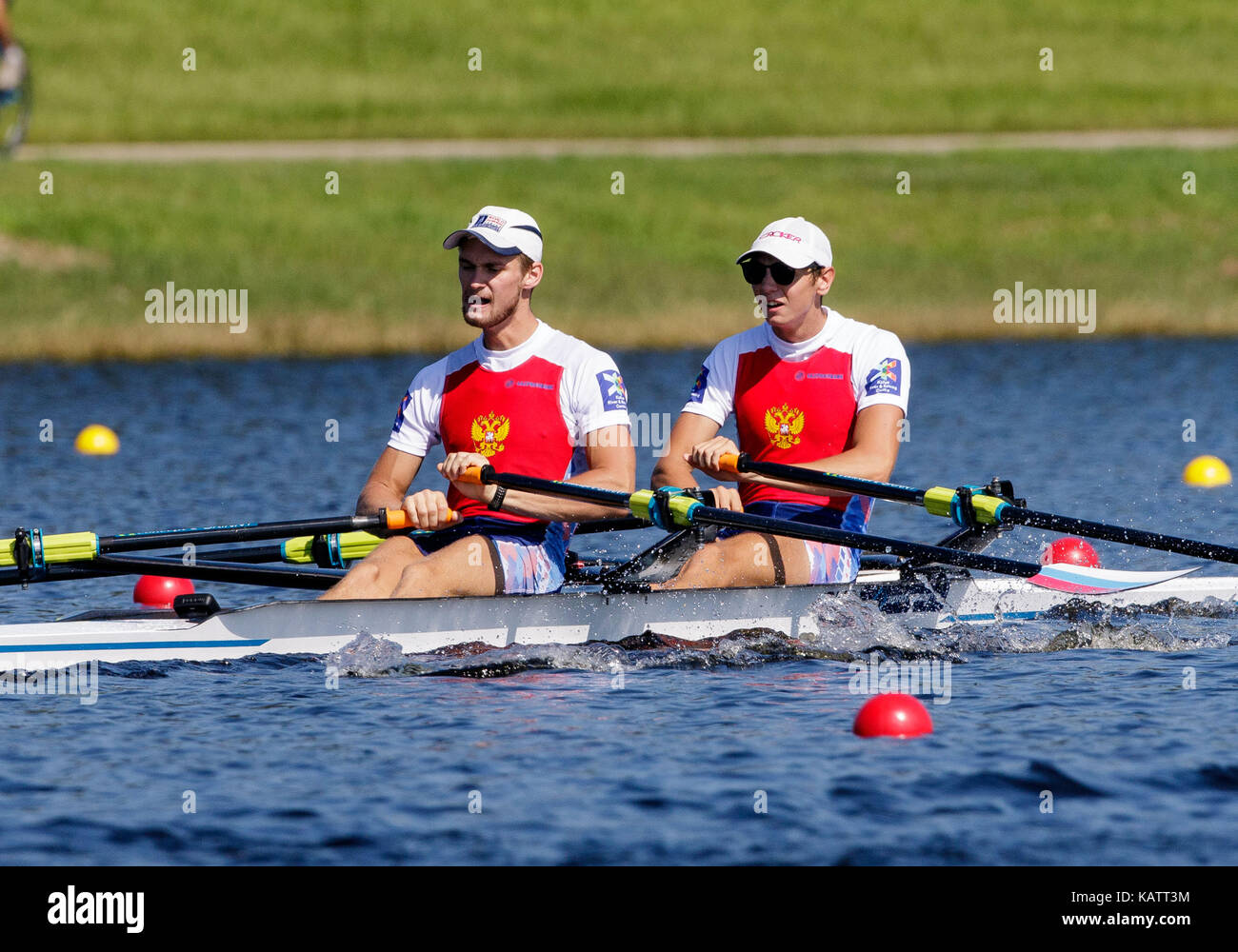 Sarasota-Bradenton, Florida, USA. 27 Sep, 2017. Anton Kuranov und Nazar Lifshitc von Team Russland während des (LM2x) ist leicht Männer Double Sculls - Halbfinale in der Welt Rudern Meisterschaften an Nathan Benderson Park in Sarasota-Bradenton, Florida statt. Del Mecum/CSM/Alamy leben Nachrichten Stockfoto Sarasota-Bradenton, Florida, USA. 27 Sep, 2017. Anton Kuranov und Nazar Lifshitc von Team Russland während des (LM2x) ist leicht Männer Double Sculls - Halbfinale in der Welt Rudern Meisterschaften an Nathan Benderson Park in Sarasota-Bradenton, Florida statt. Del Mecum/CSM/Alamy leben Nachrichten Stockfoto