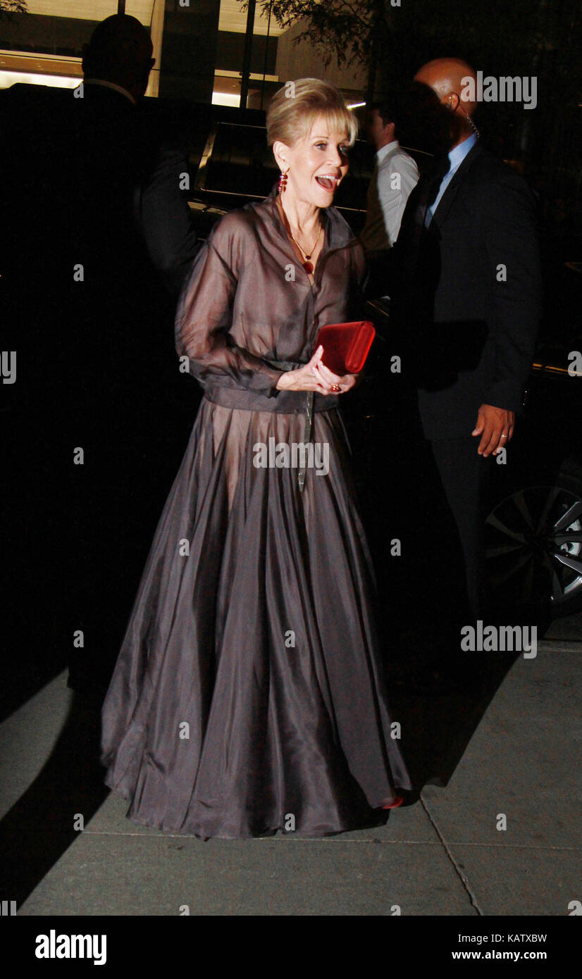 New York, NY, USA. 27 Sep, 2017. Jane Fonda am Netflix Original Premiere unserer Seelen Nachts im Museum für Moderne Kunst in New York City am 27. September 2017. Credit: Rw/Medien Punch/Alamy leben Nachrichten Stockfoto