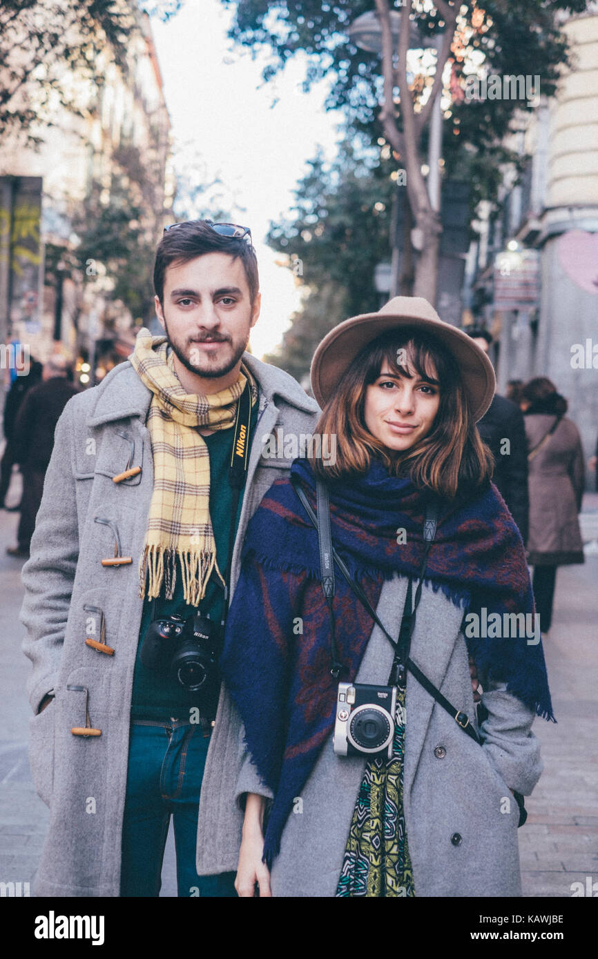Junges Paar // Street Style in Madrid Stockfoto