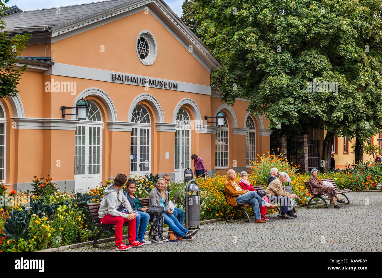 Deutschland, Thüringen, Weimar, Theaterplatz, Ansicht des Bauhaus Museum zu den architektonischen Stil des Bauhauses gewidmet Stockfoto