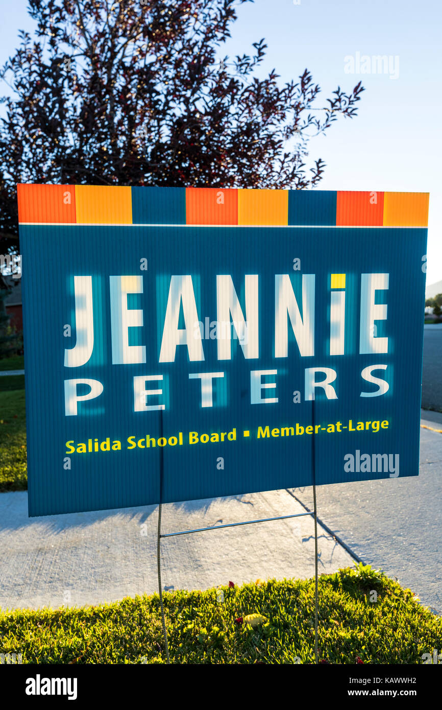 Politische zeichen Förderung Jeannie Peters für Salida School Board, Salida, Colorado, USA Stockfoto