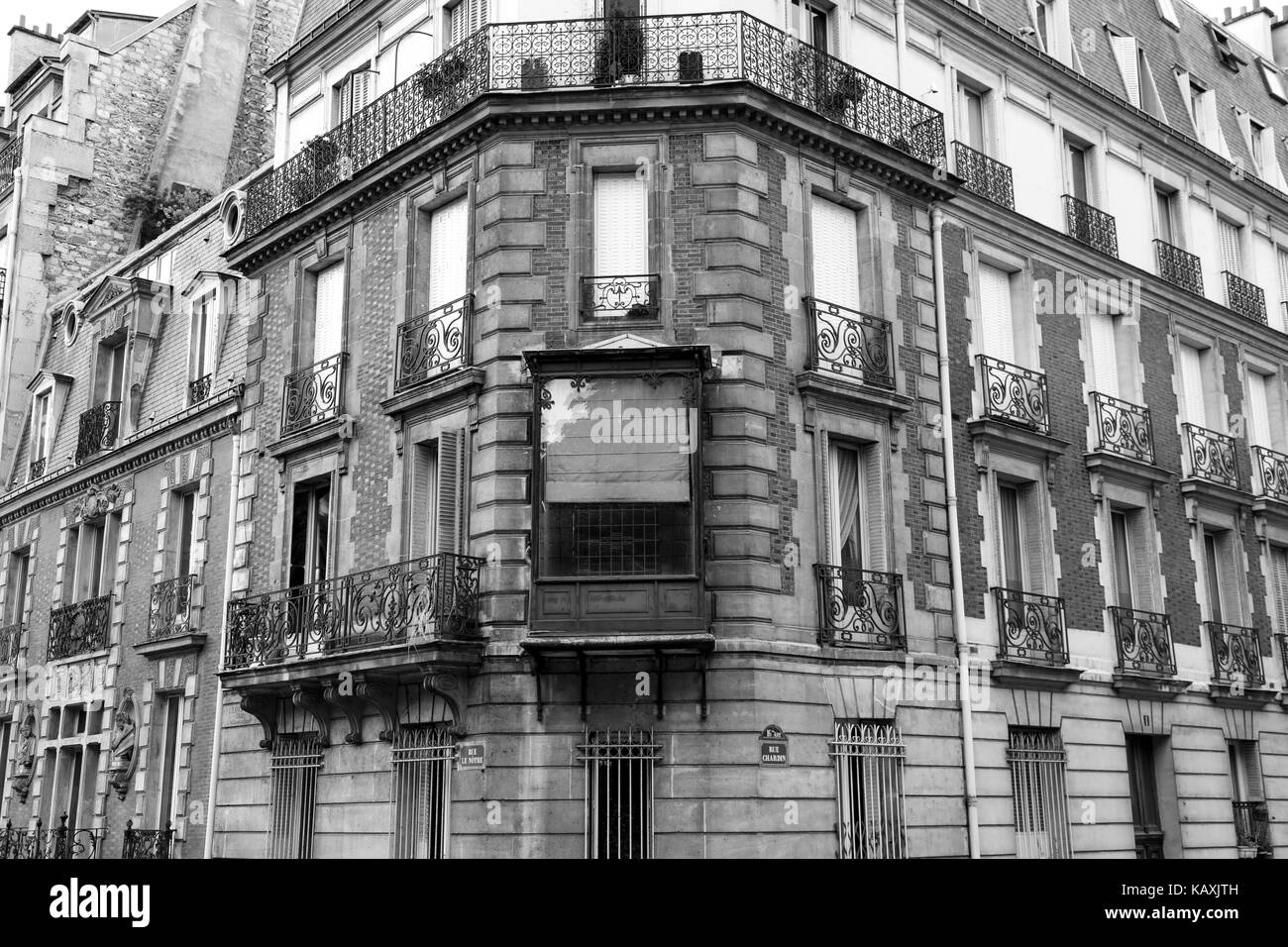 Paris, Frankreich: typischen Haussmann Apartments im 16. arrondissement von Paris, mit Jugendstil- und Liberty details Stockfoto