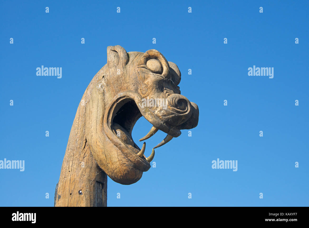Galionsfigur rekonstruierten Wikingerschiff Quai de Caligny Carentan Normandie Frankreich Stockfoto