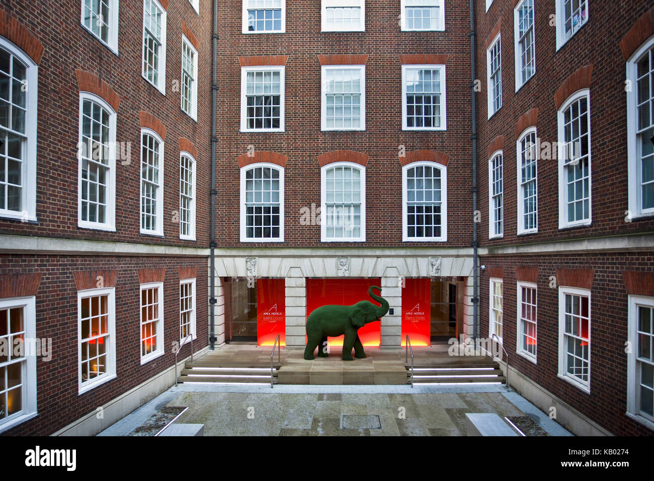 Großbritannien, London, Hotel Eingang, Blick auf die Canal Street, Stockfoto