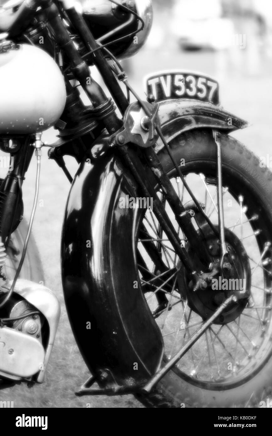 Oldtimer Motorrad Vorderrad und vordere Nummernschild Stockfoto