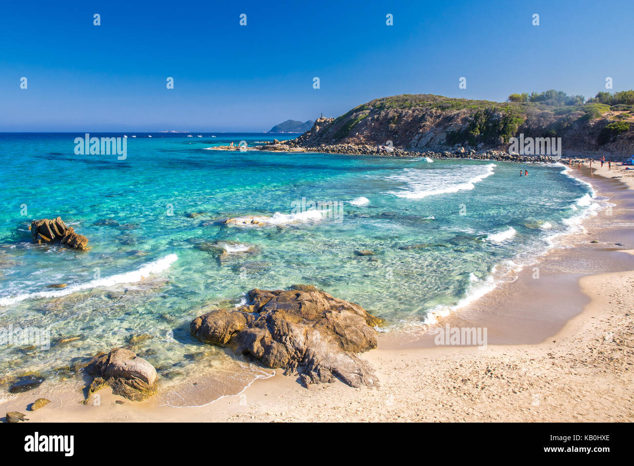 Spaggia di Santa Giusta strand mit azurblauem Wasser, Costa Rei, Sardinien, Italien. Sardinien ist die zweitgrößte Insel im Mittelmeer. Stockfoto