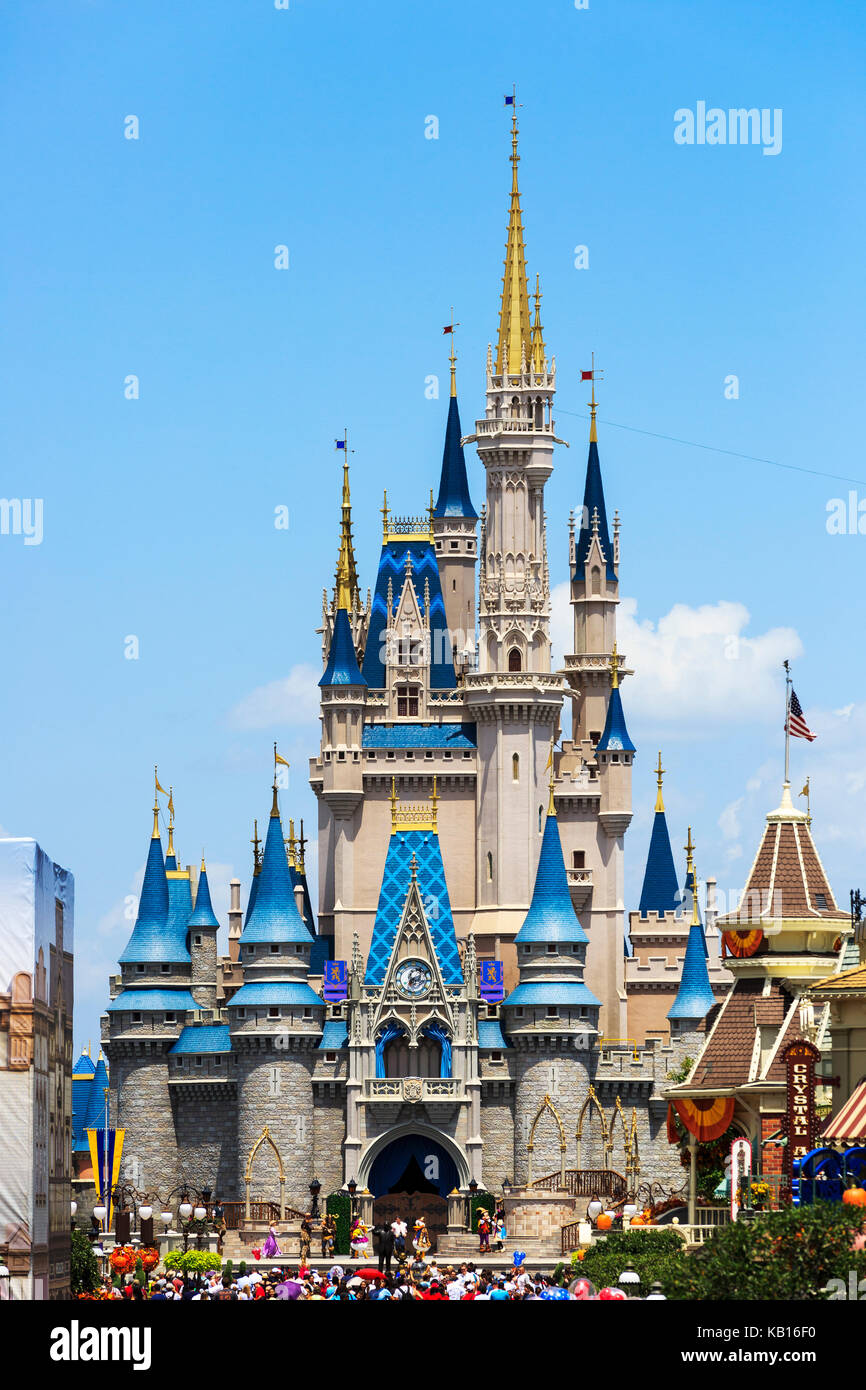 Walt Disney's Magic Kingdom Theme Park, mit dem Märchenschloss, Orlando, Florida, USA Stockfoto