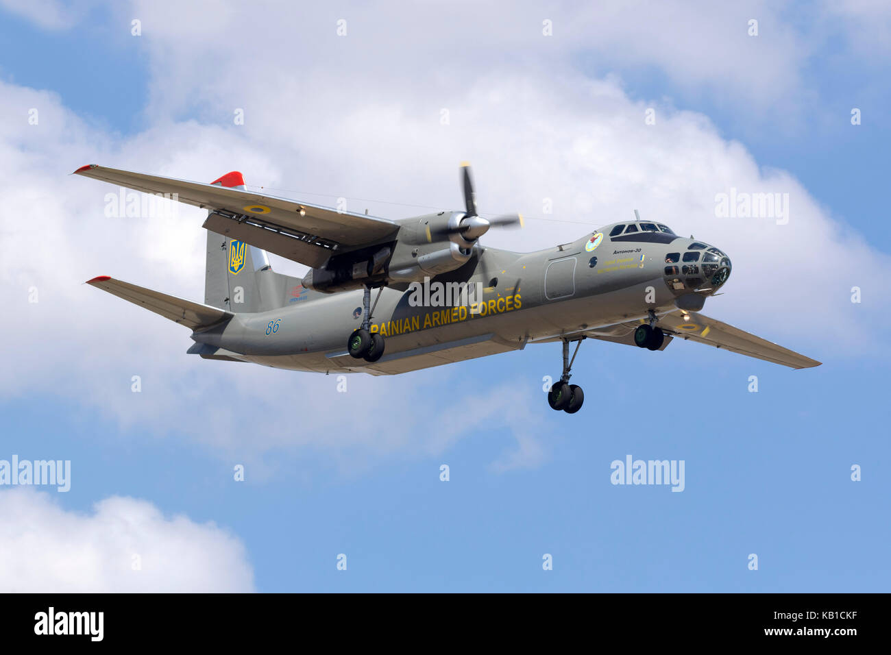 Ukraine Bundeswehr Antonow An-30 [REG: 86 Blau] auf kurzen Finals runway 13. Stockfoto