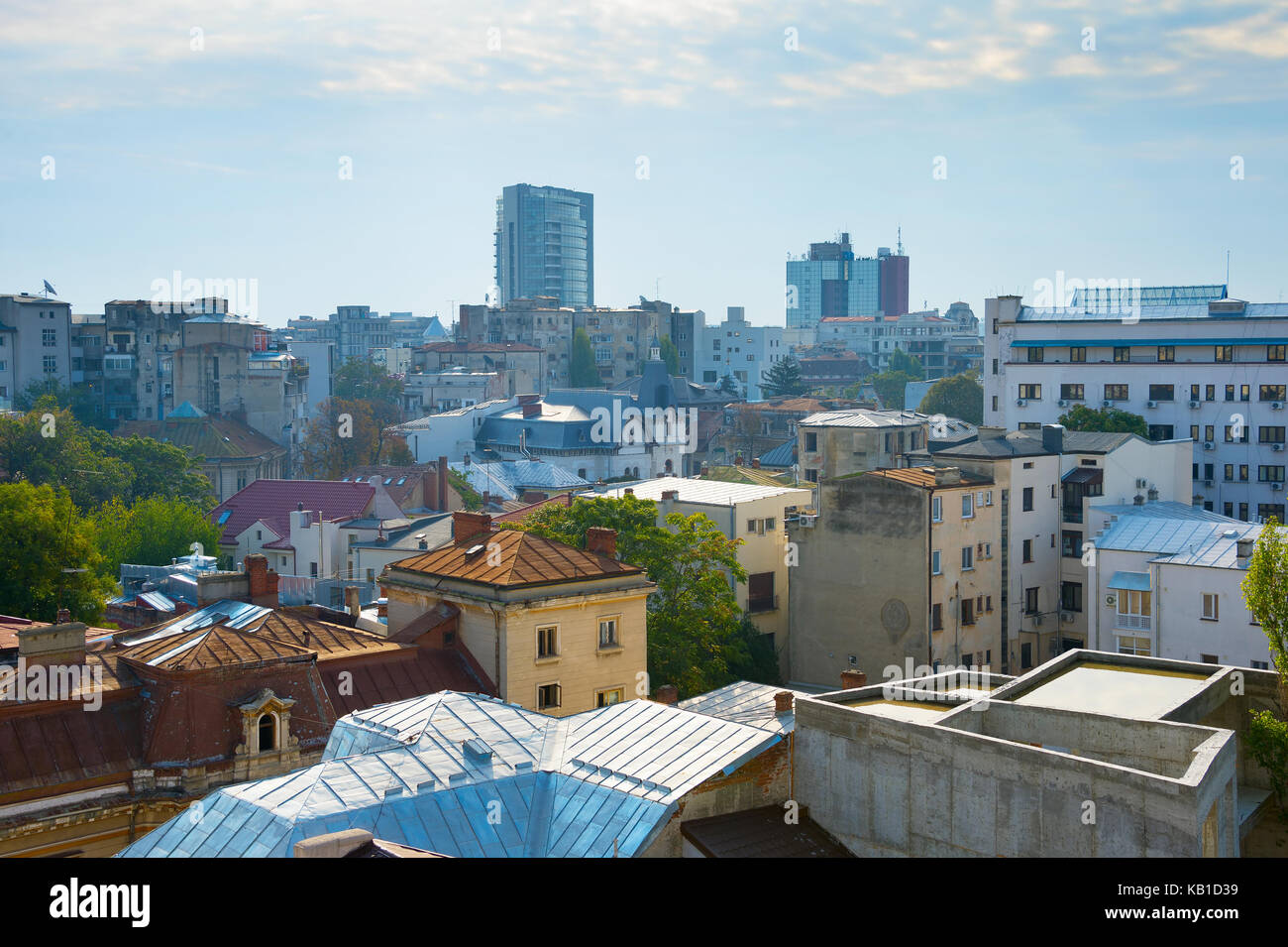 Blick auf das Stadtzentrum von Bukarest in den sonnigen Tag. Rumänien Stockfoto