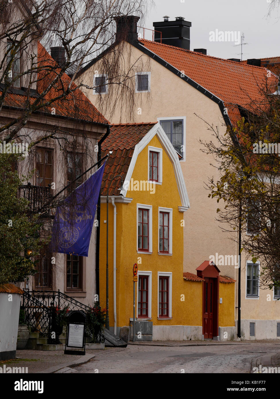 Altes Holzhaus, im Stadtzentrum von Visby auf der Insel Gotland. Das Hotel liegt in der Ostsee an der Ostküste von Schweden, Europa. Stockfoto